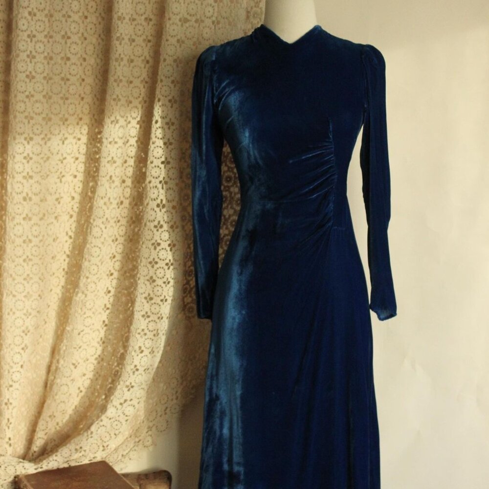 Vintage 1930s Dress, Royal Blue Silk Velvet with side Gathers - Picture 2 of 16